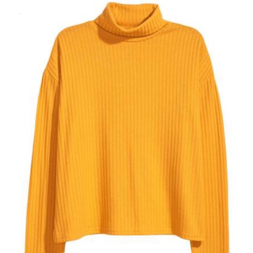 Yellow turtleneck💕